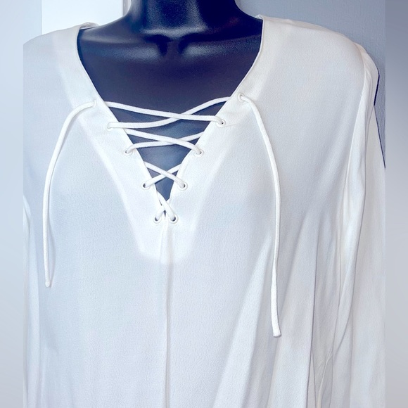 ❣️SOLD❣️Aritzia Wilfred Free White Lace Up Detail Rayon Longsleeve Blouse - Picture 5 of 7